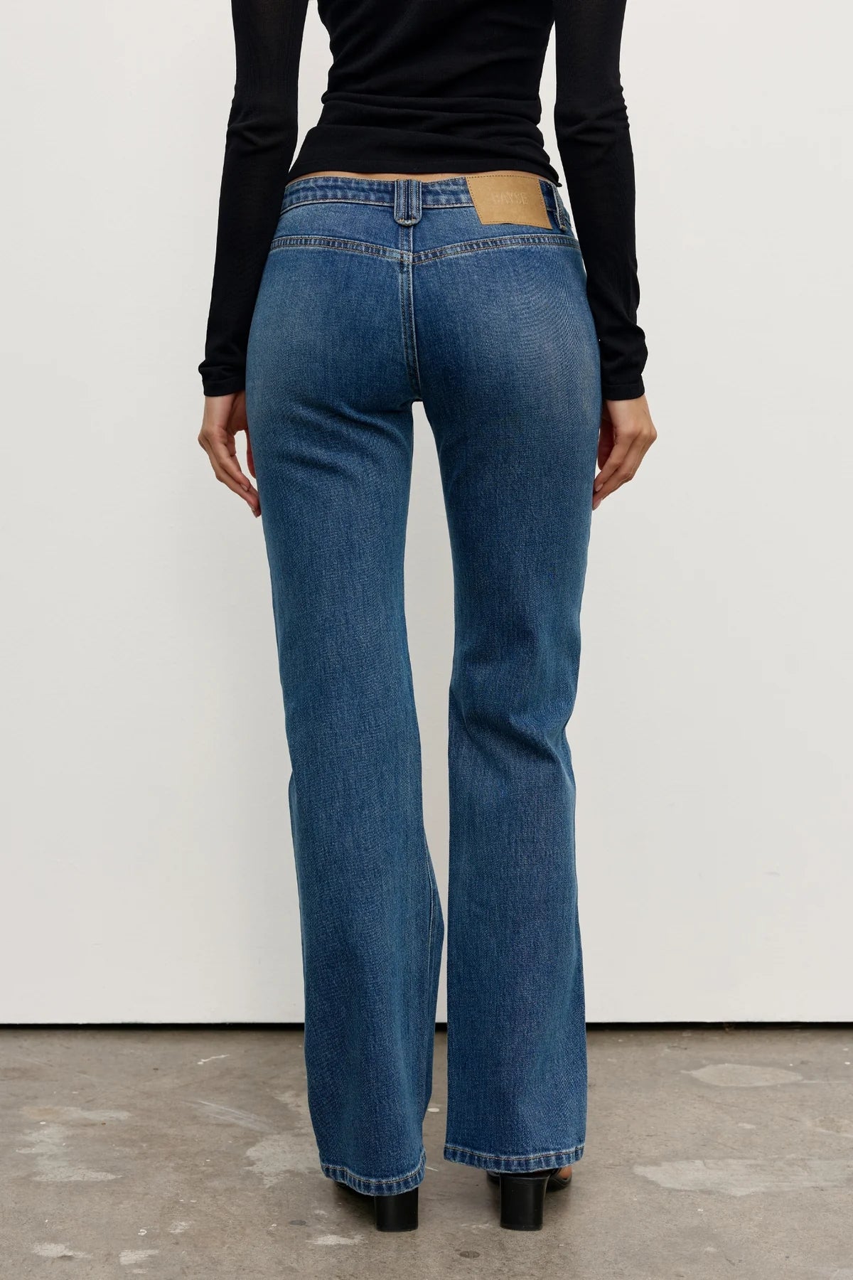 DOLLIE STRETCH BOOTLEG JEAN - BLUE HAZE