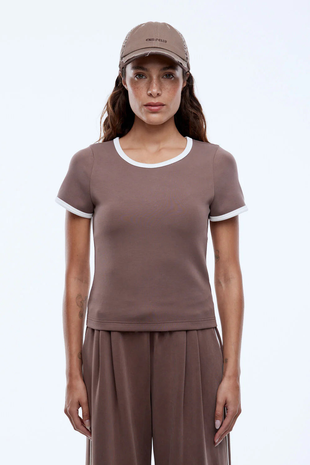 ELLY FITTED TEE - MOCHA
