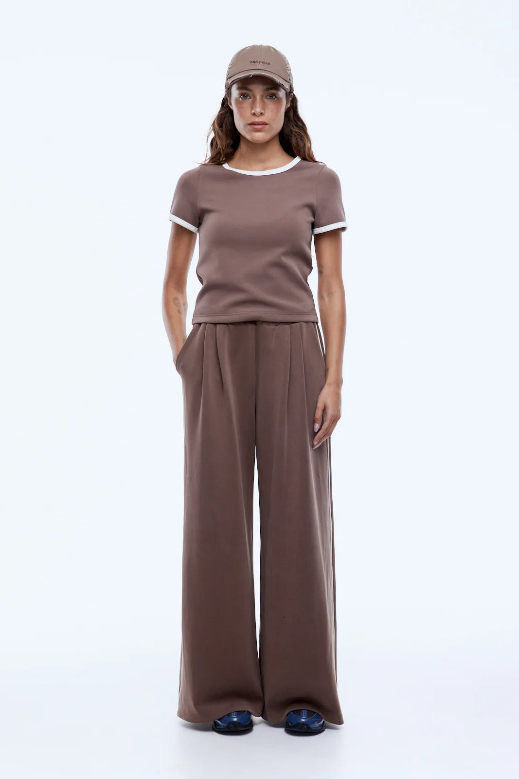 ELLY FITTED TEE - MOCHA
