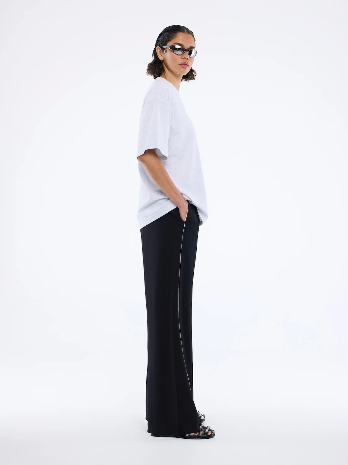 VARSITY ARCH TEE - WHITE MARLE