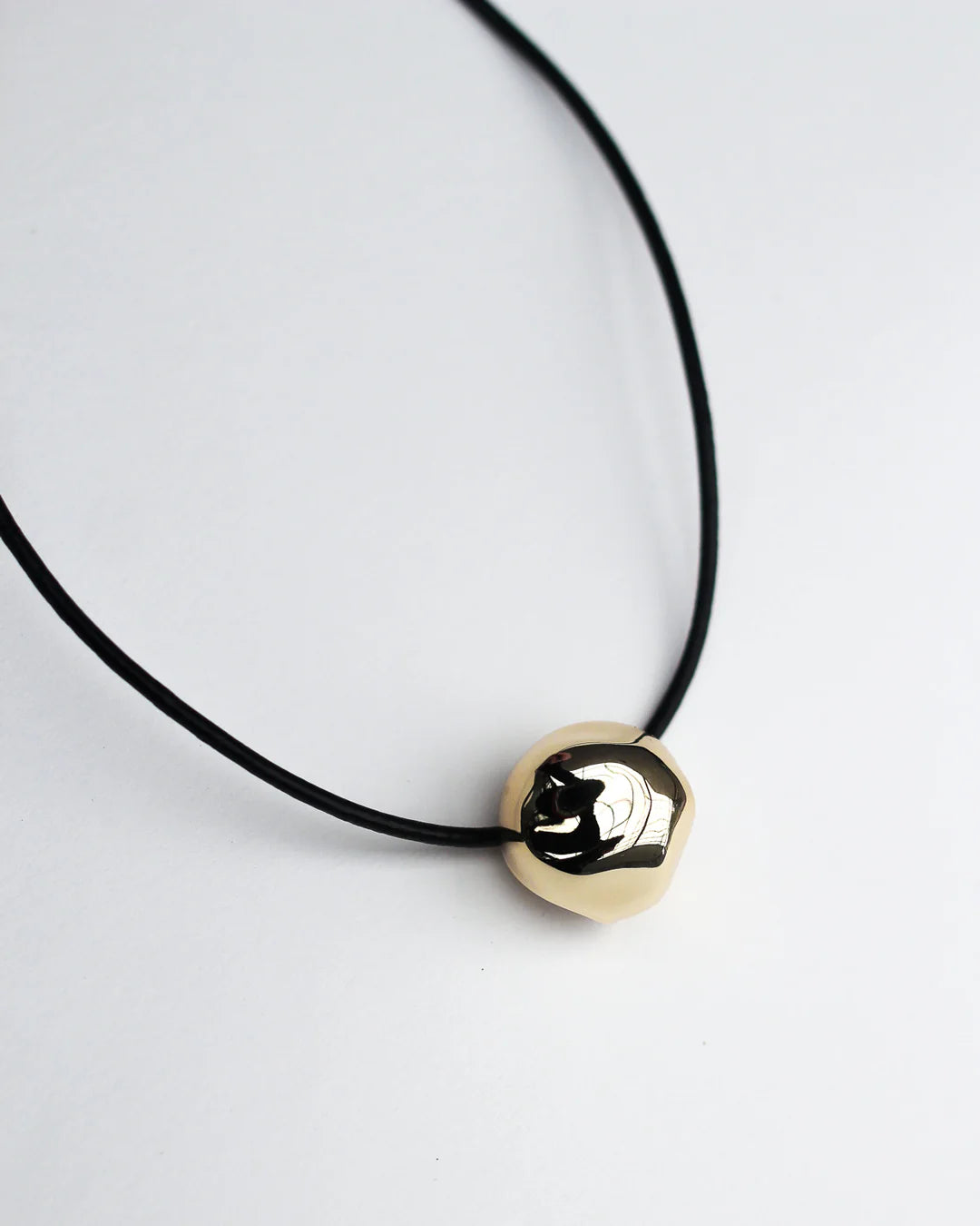 Hammered Ball Leather Choker - BRASS + 18K GOLD PLAITING
