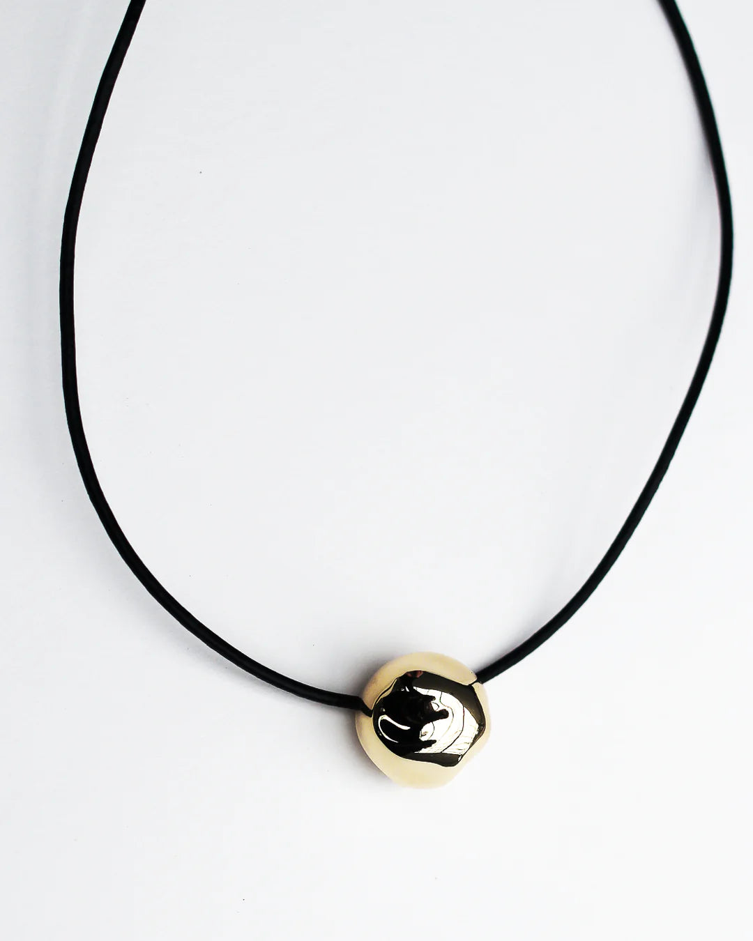 Hammered Ball Leather Choker - BRASS + 18K GOLD PLAITING