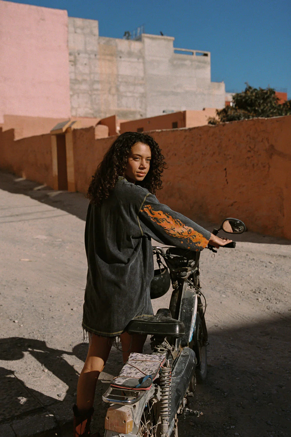 FLAMING HEART TOMMY TEE