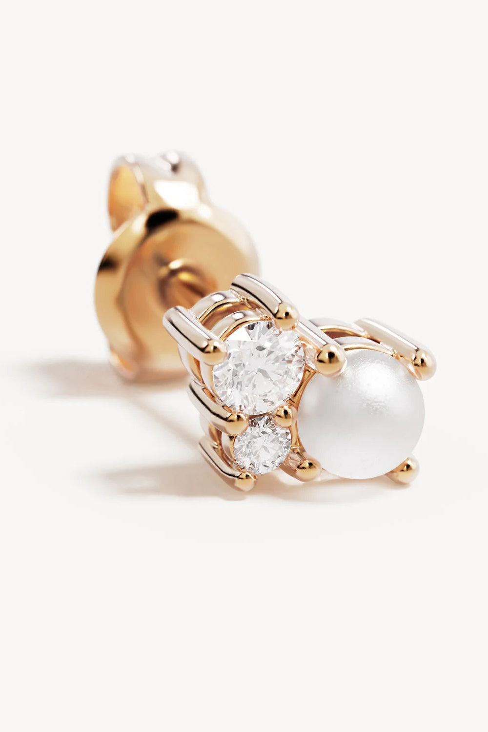 Love in Stillness Pearl Stud Earrings - 18k Gold Vermeil