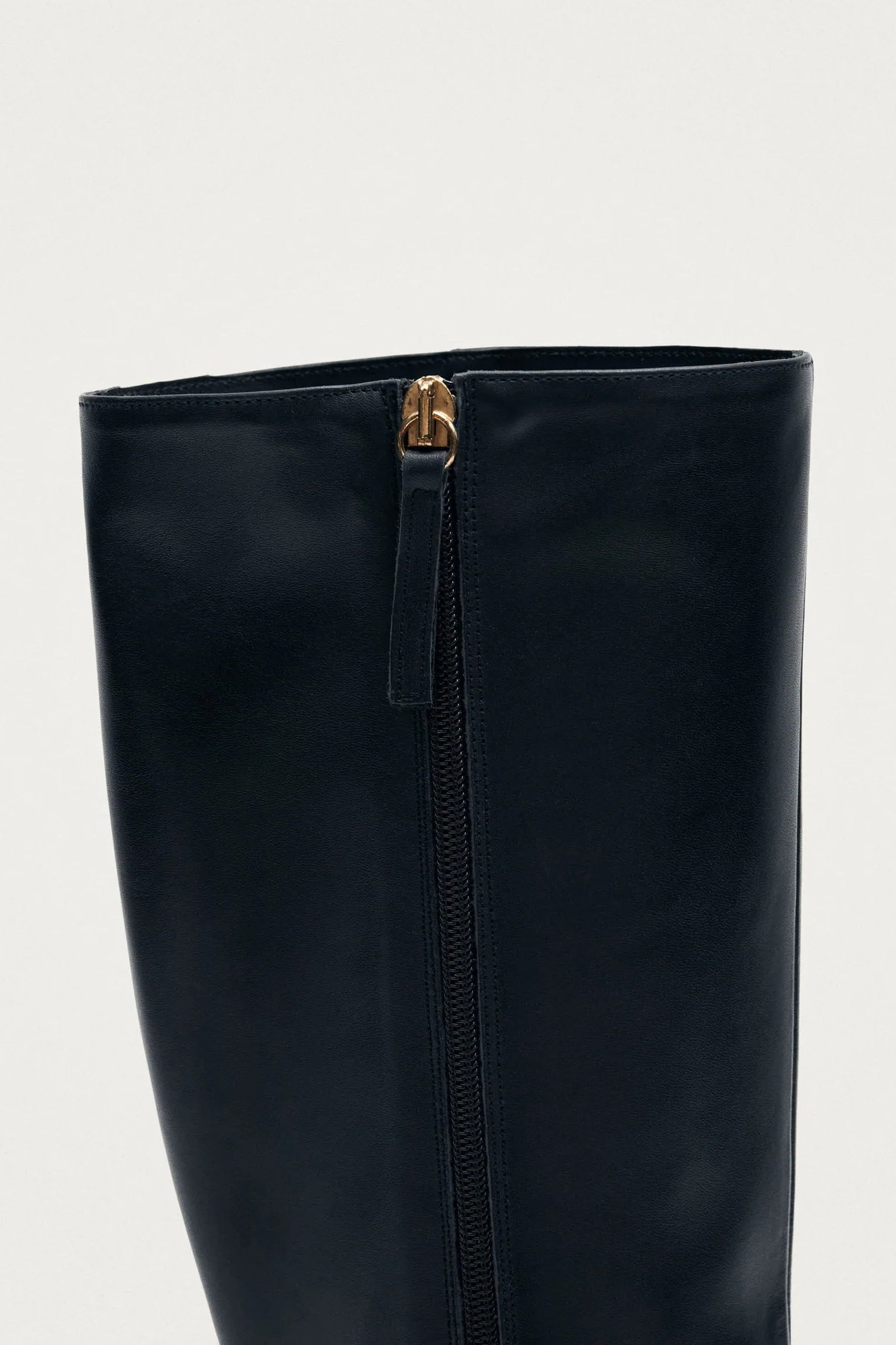EAST BLACK LEATHER BOOTS - BLACK