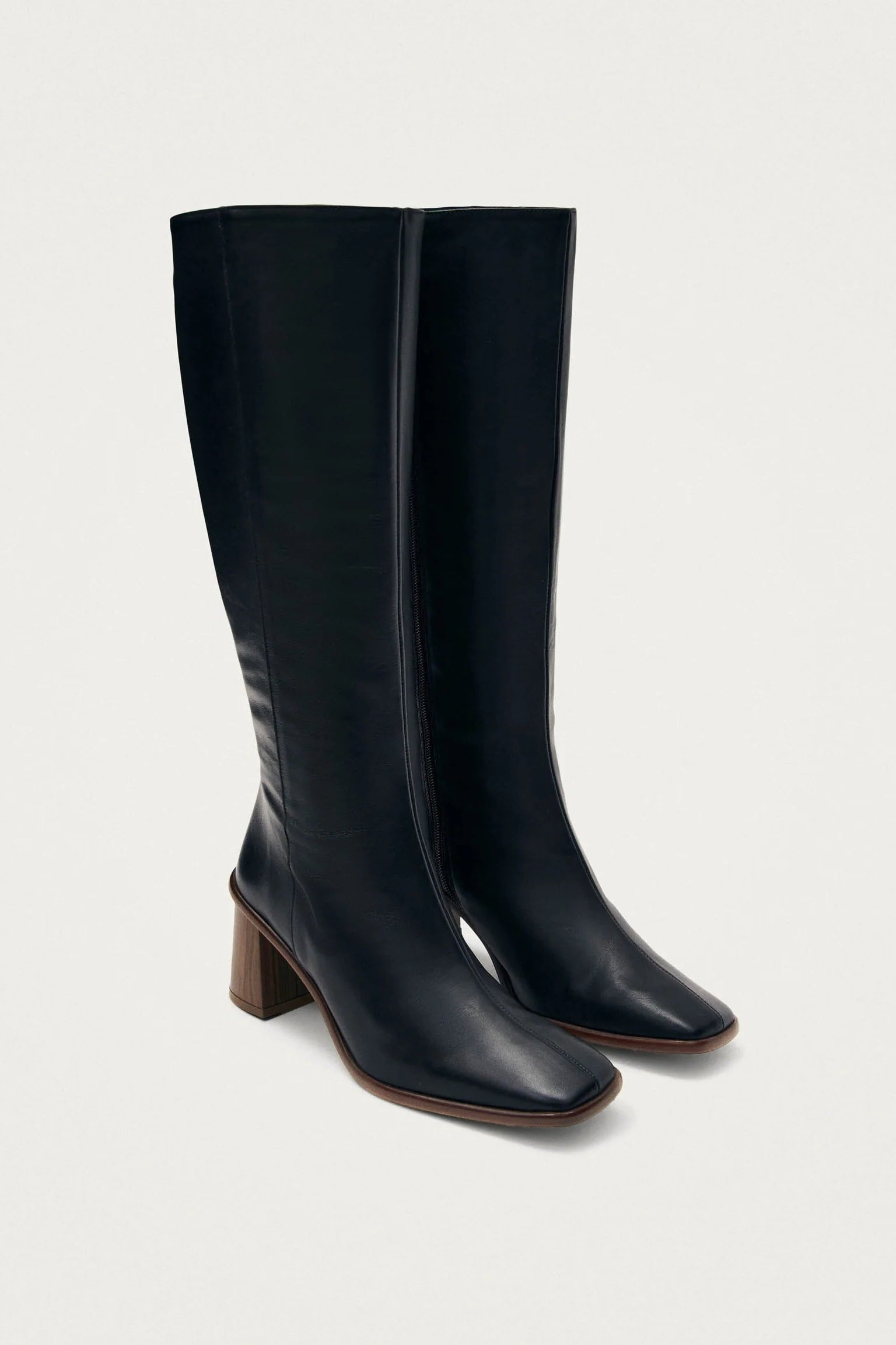 EAST BLACK LEATHER BOOTS - BLACK