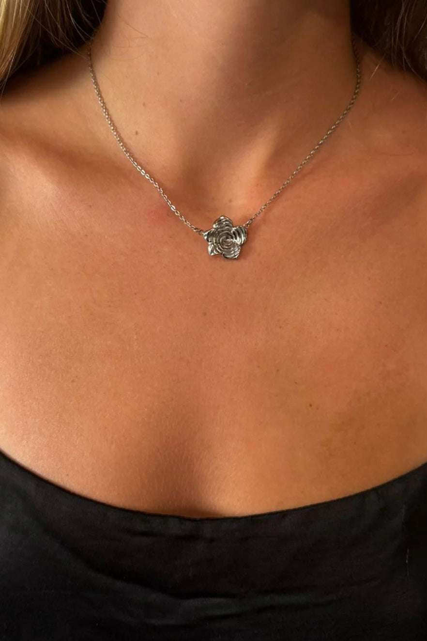 Kove Necklace- Silver