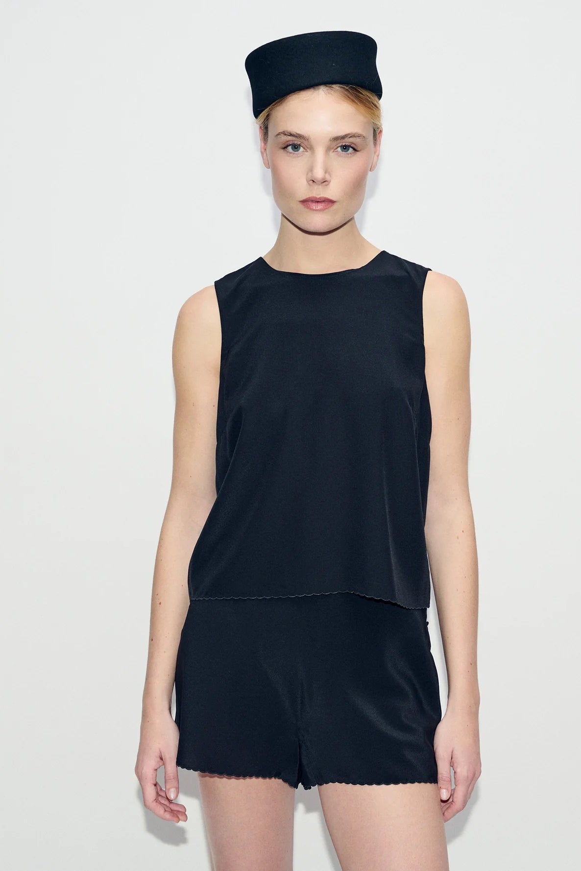 CDC Scallop Shorts Black