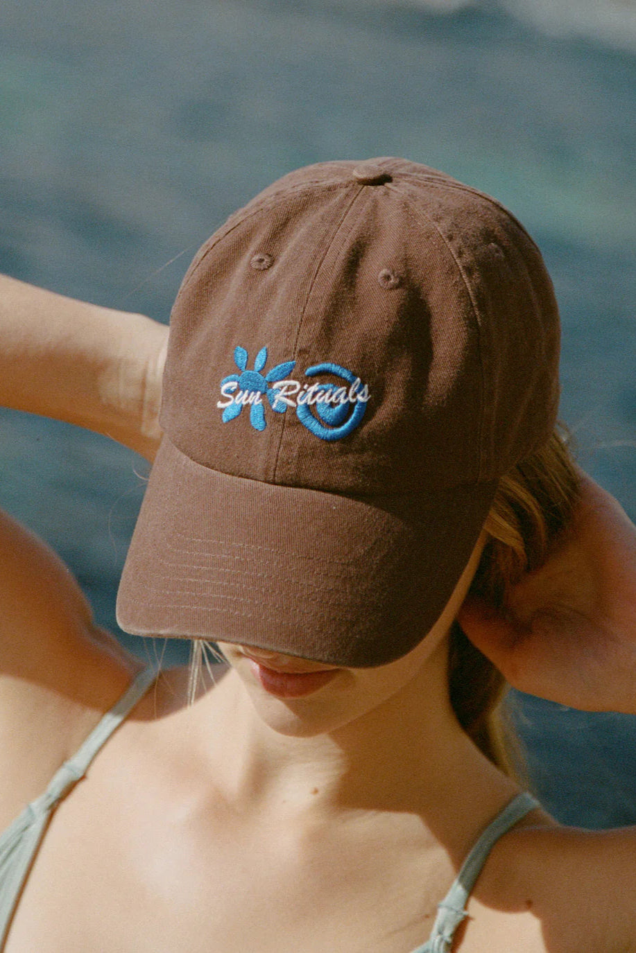 SELINA CAP - DARK BROWN