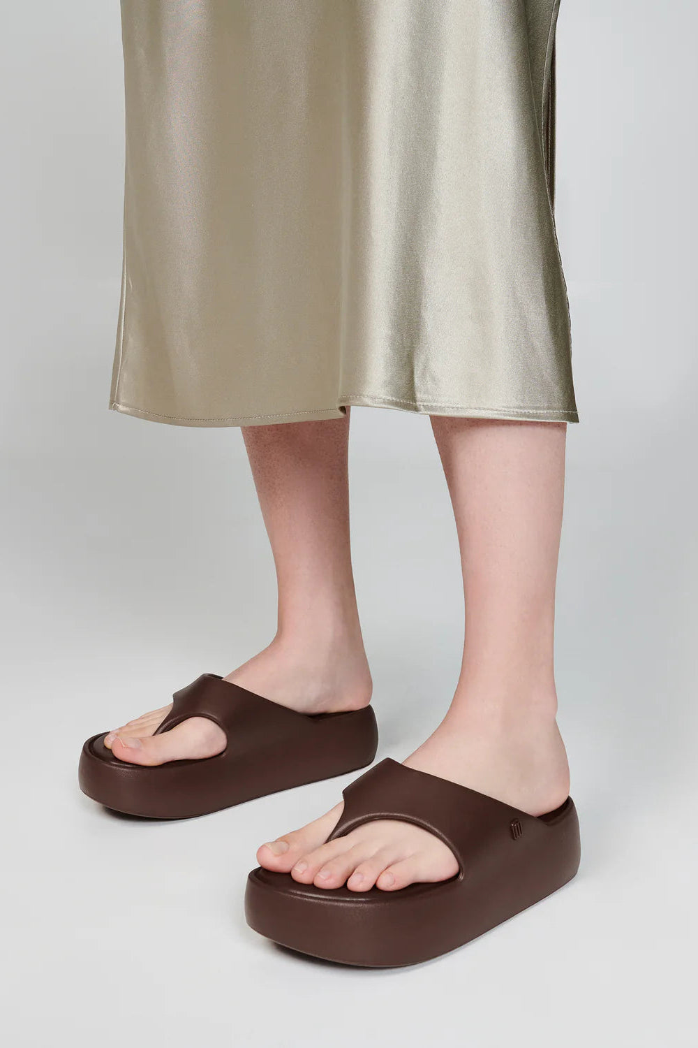 FREE PLATFORM THONG - BRONZE