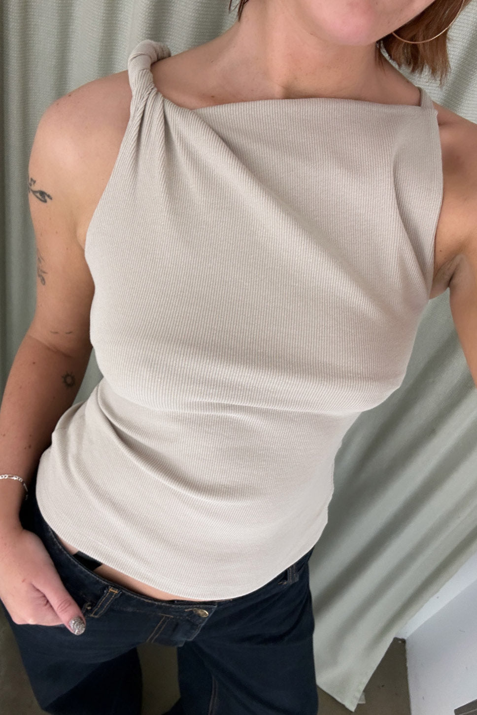 IONE ASYM TOP - TAUPE