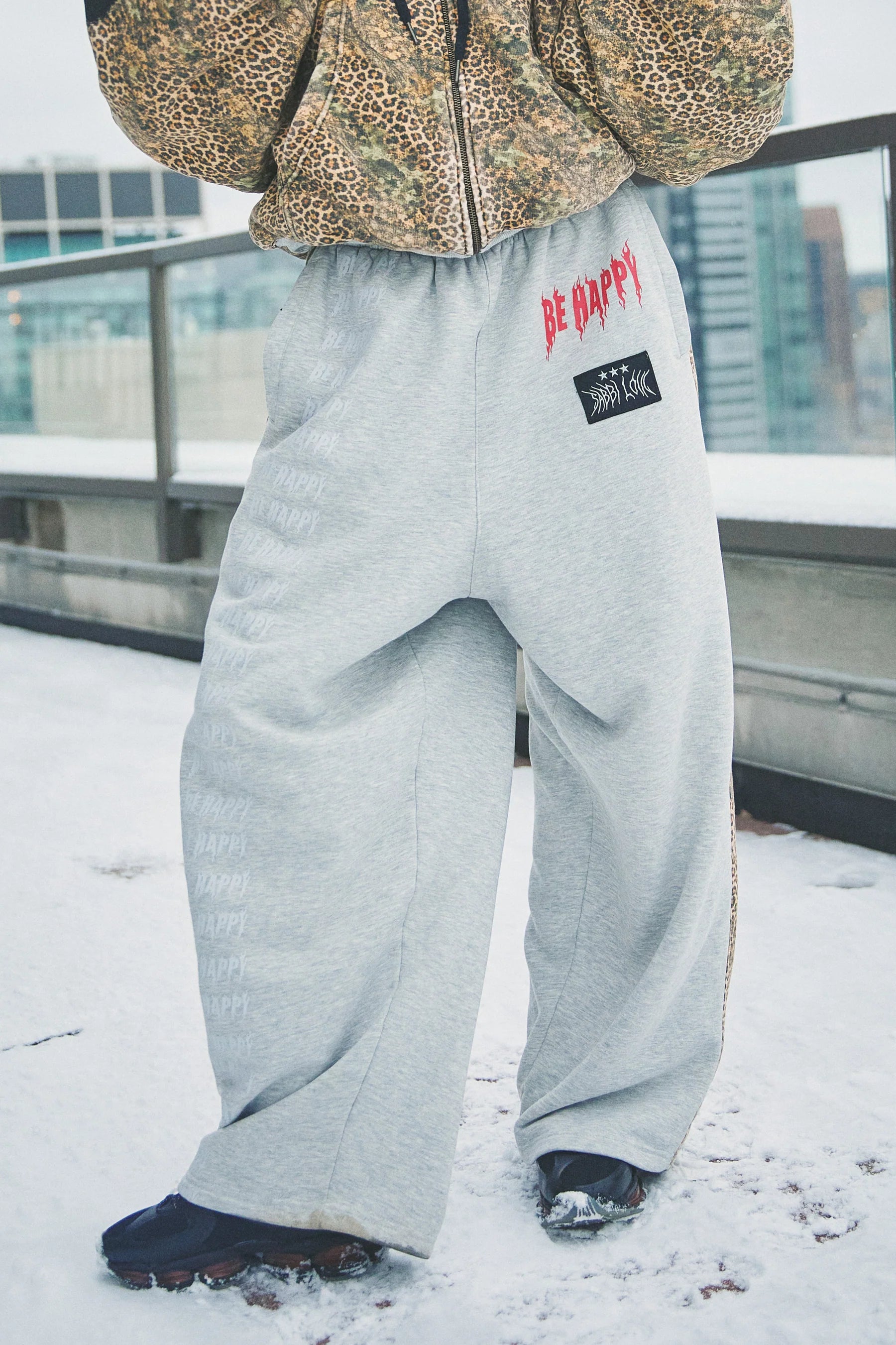 THE BE HAPPY WIDE LEG SWEAT PANTS - LEOPARD
