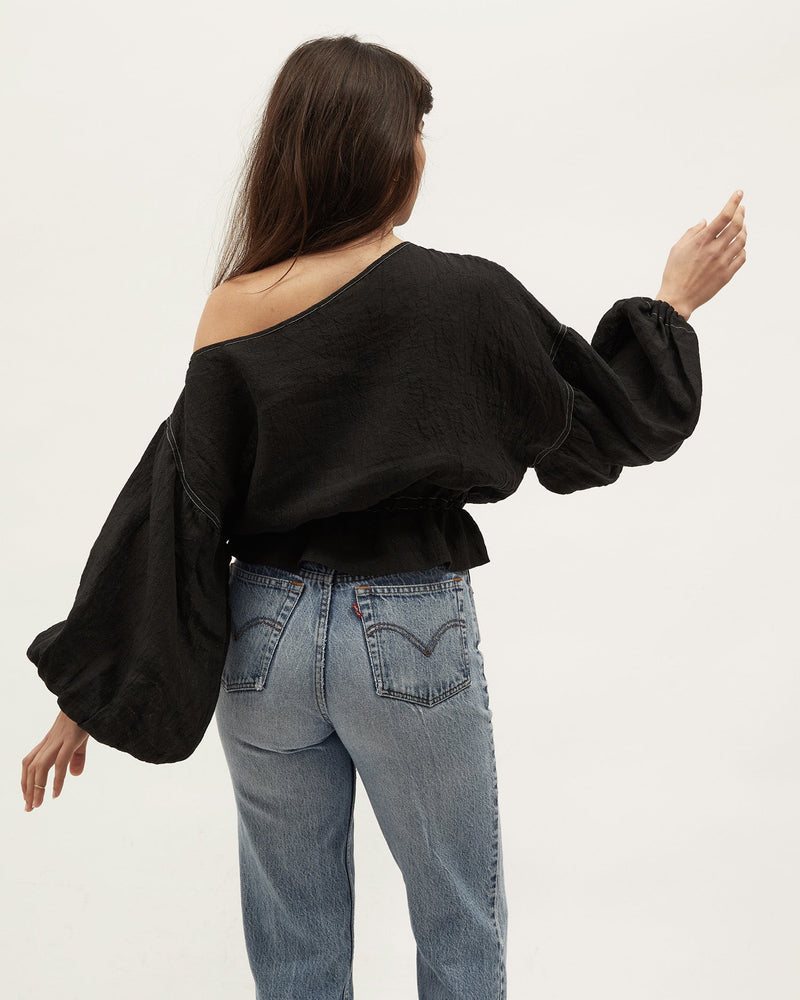 ANNA FRILL BLOUSE - BLACK CONTRAST