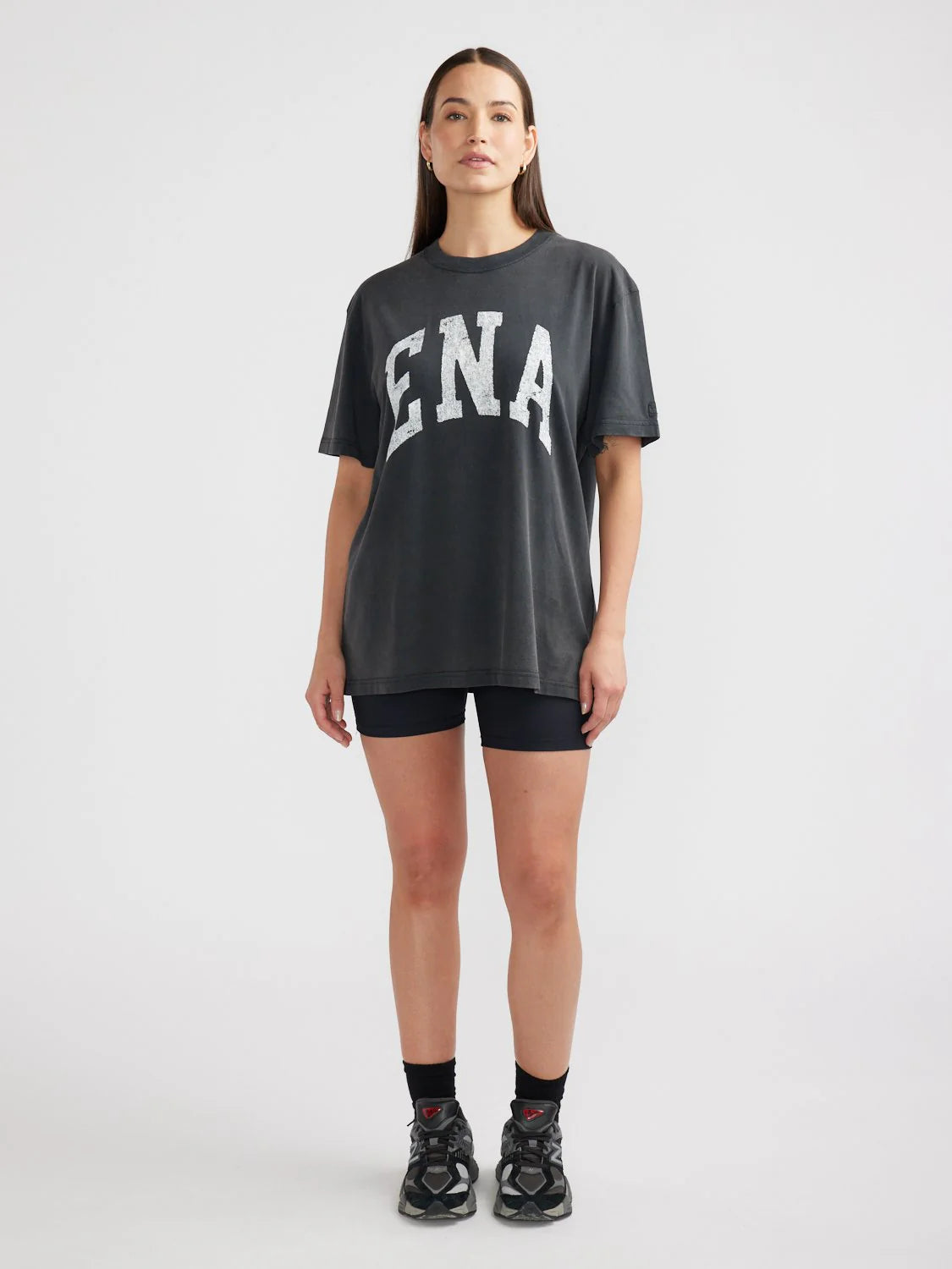 JESSIE OVERSIZED TEE COLLEGE - VINTAGE BLACK