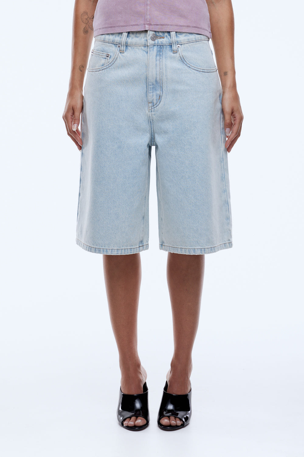 GRACIE BERMUDA SHORT - LIGHT WASH