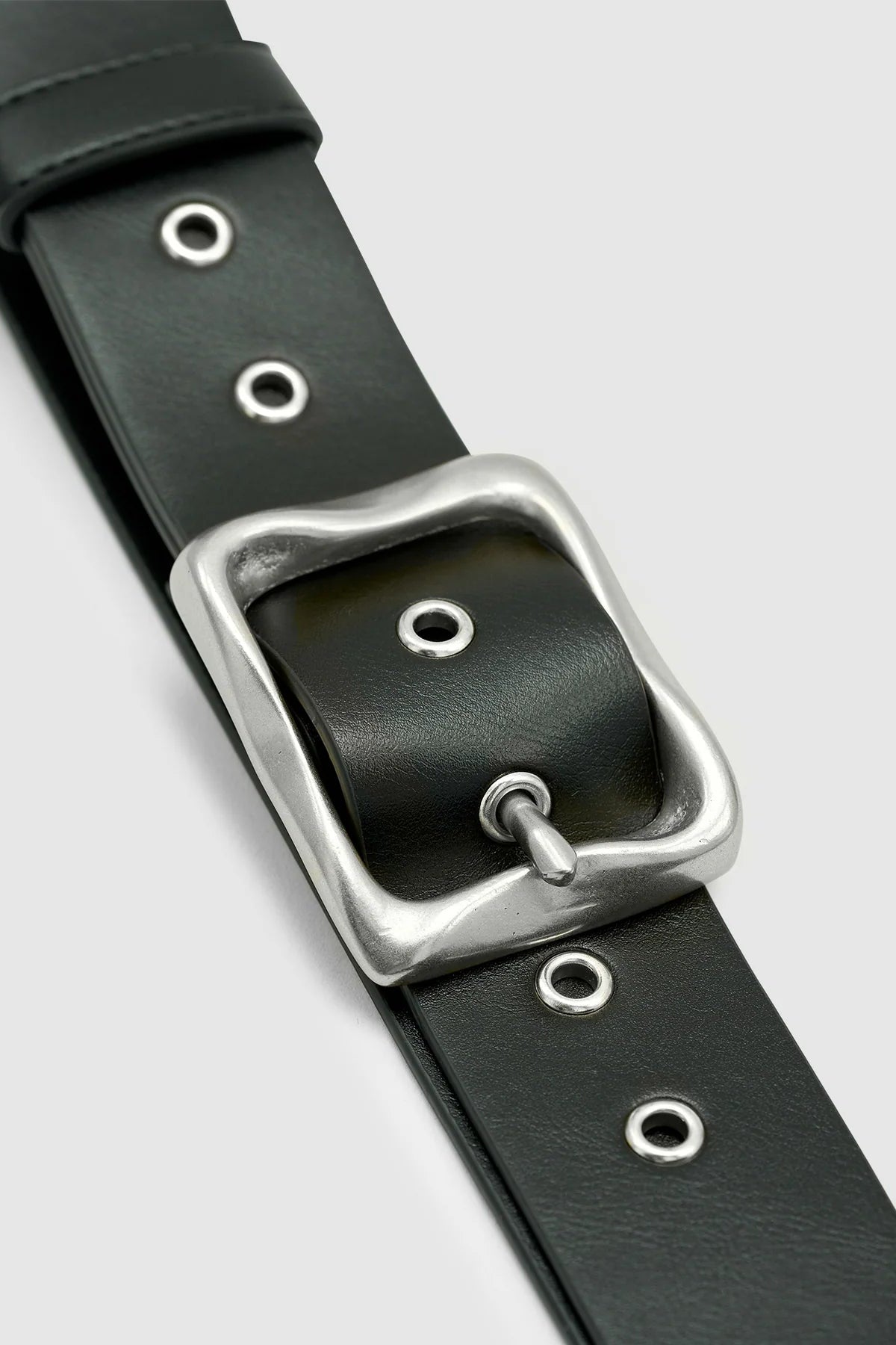 EVERYDAY BUCKLE BELT - BLACK/SILVER