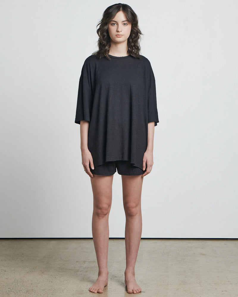 THE DISTRESSED EVERYDAY TEE - COAL