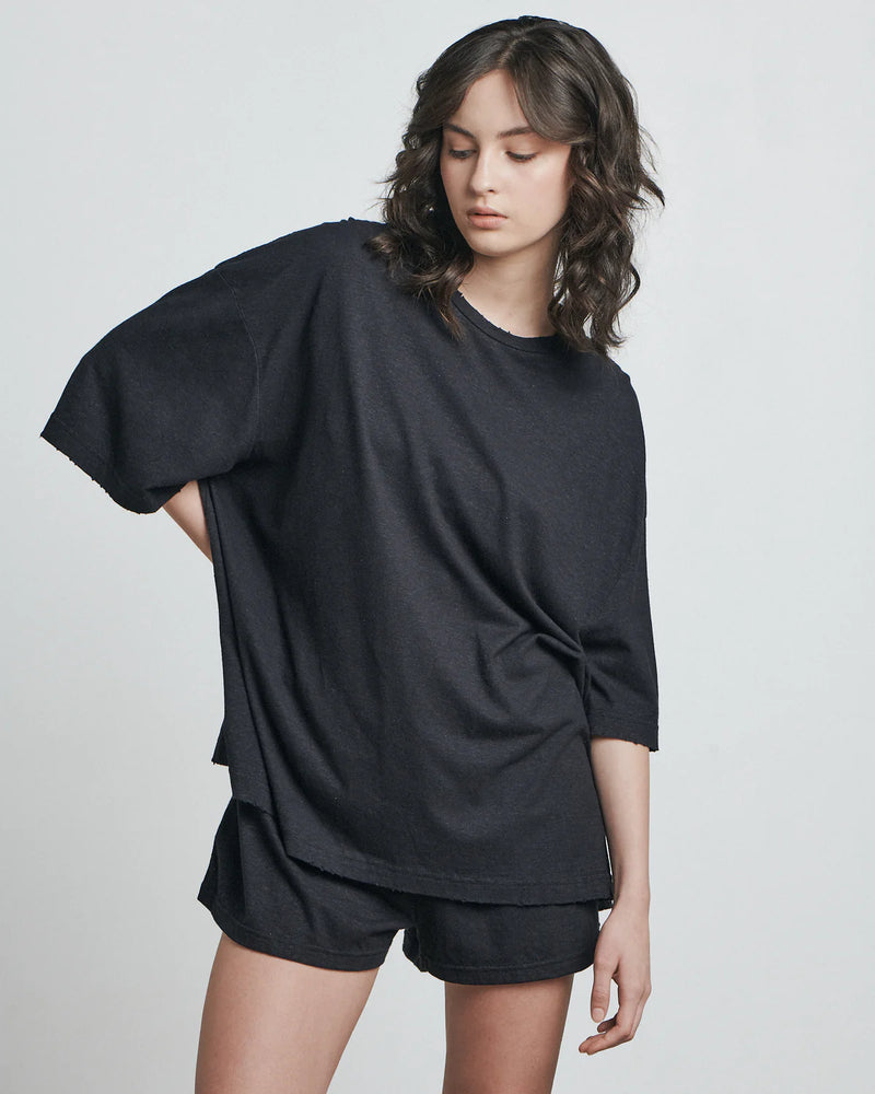 THE DISTRESSED EVERYDAY TEE - COAL