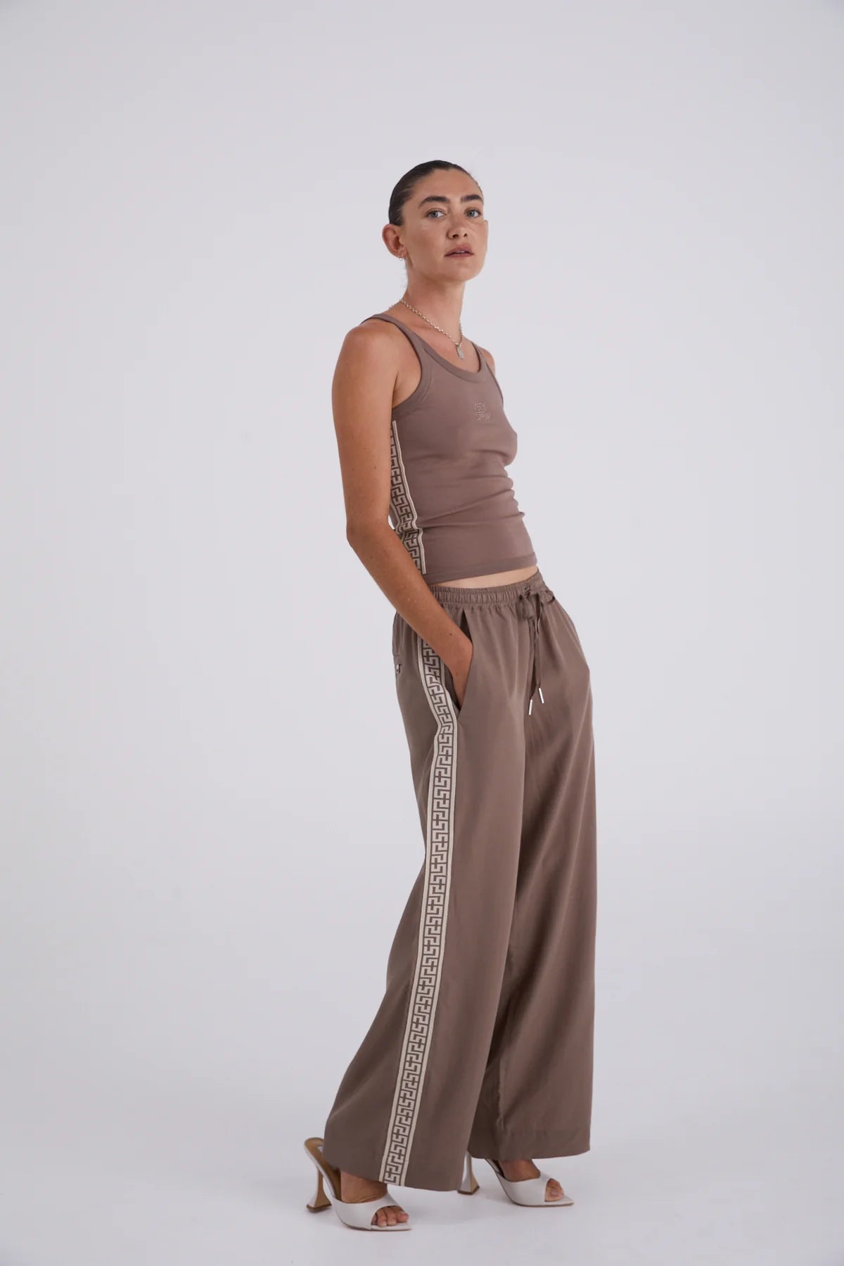 GEO REGULAR TANK - DARK TAUPE