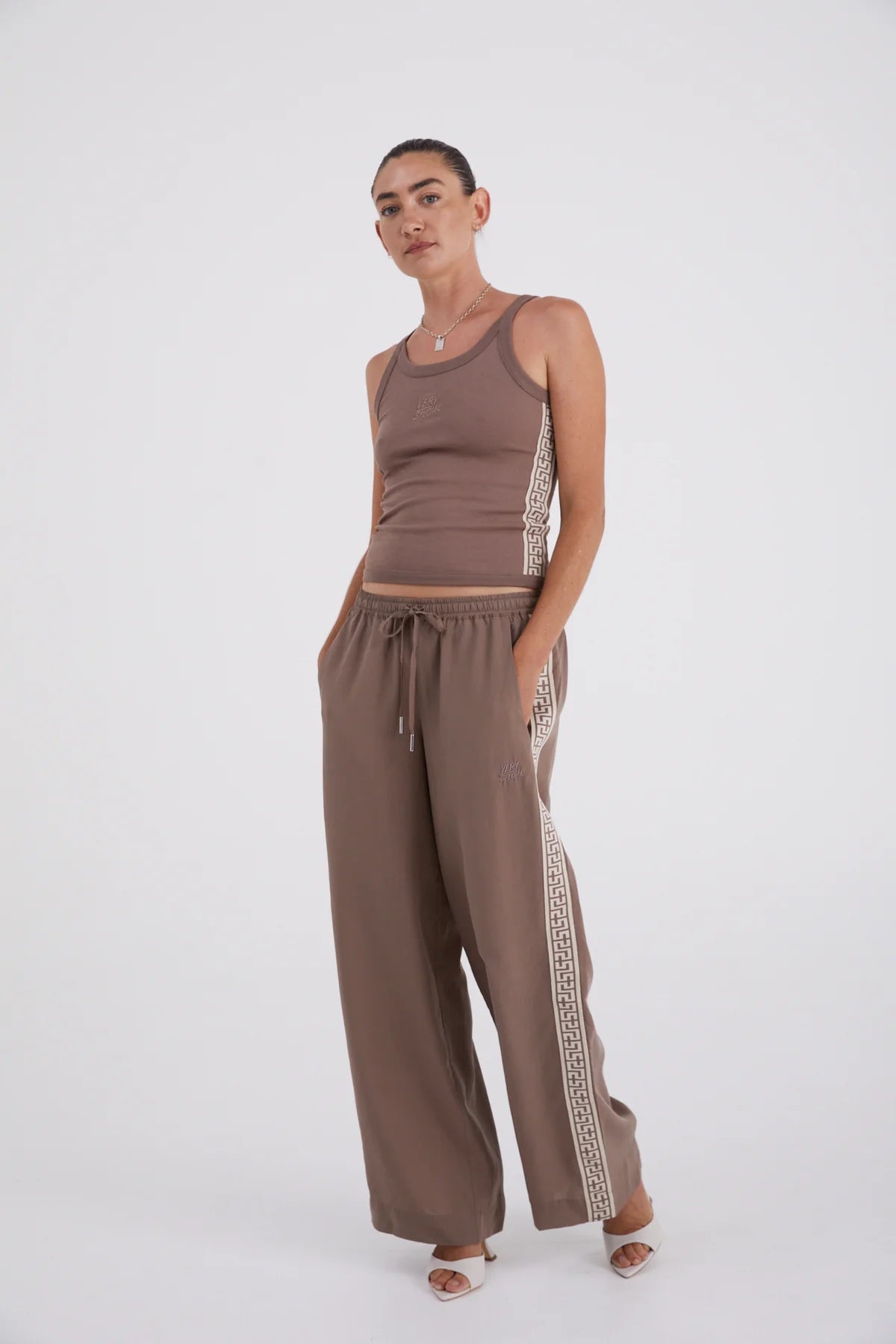 GEO REGULAR TANK - DARK TAUPE
