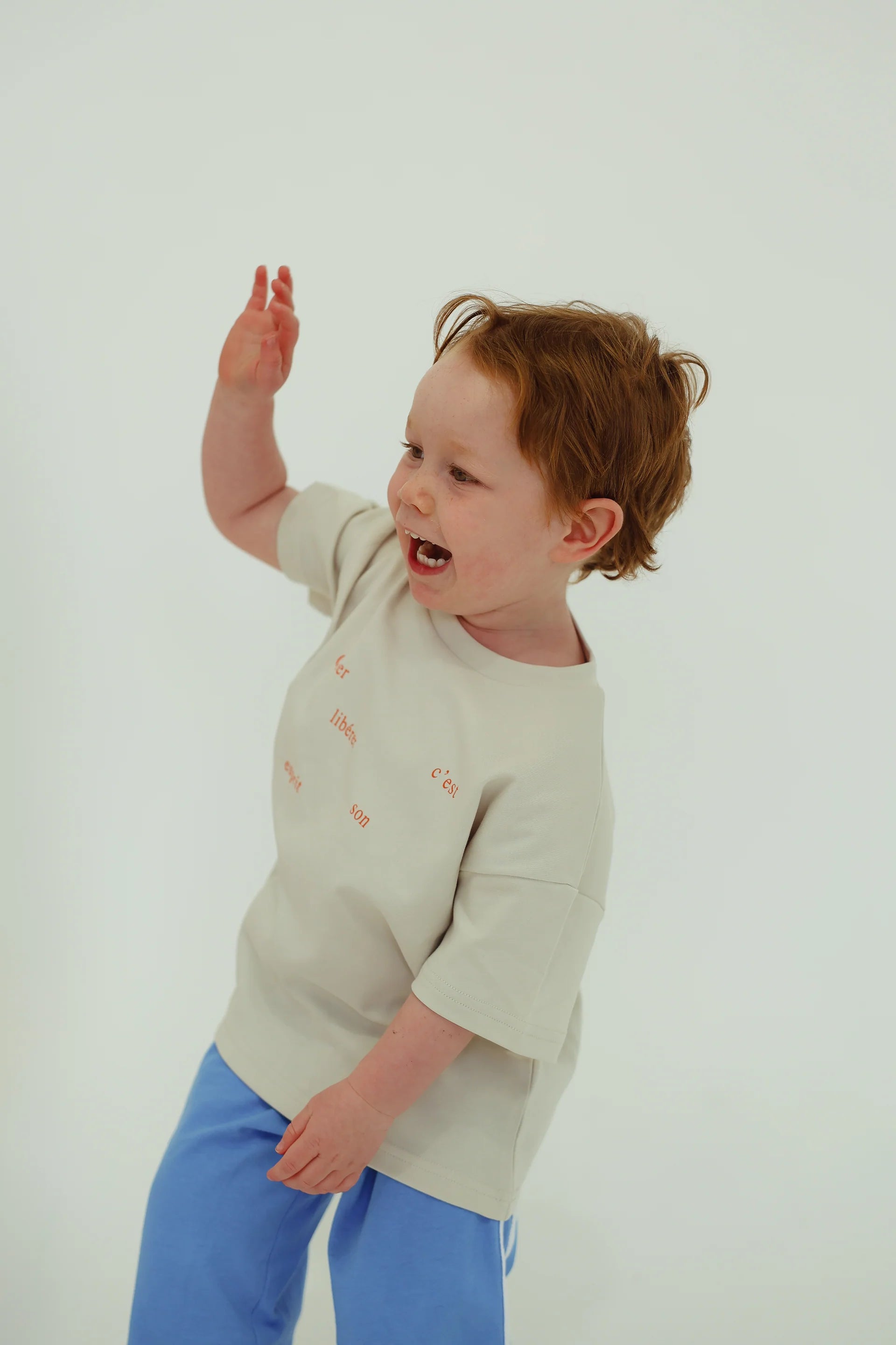 C'EST ORGANIC COTTON TEE CREAM/RED