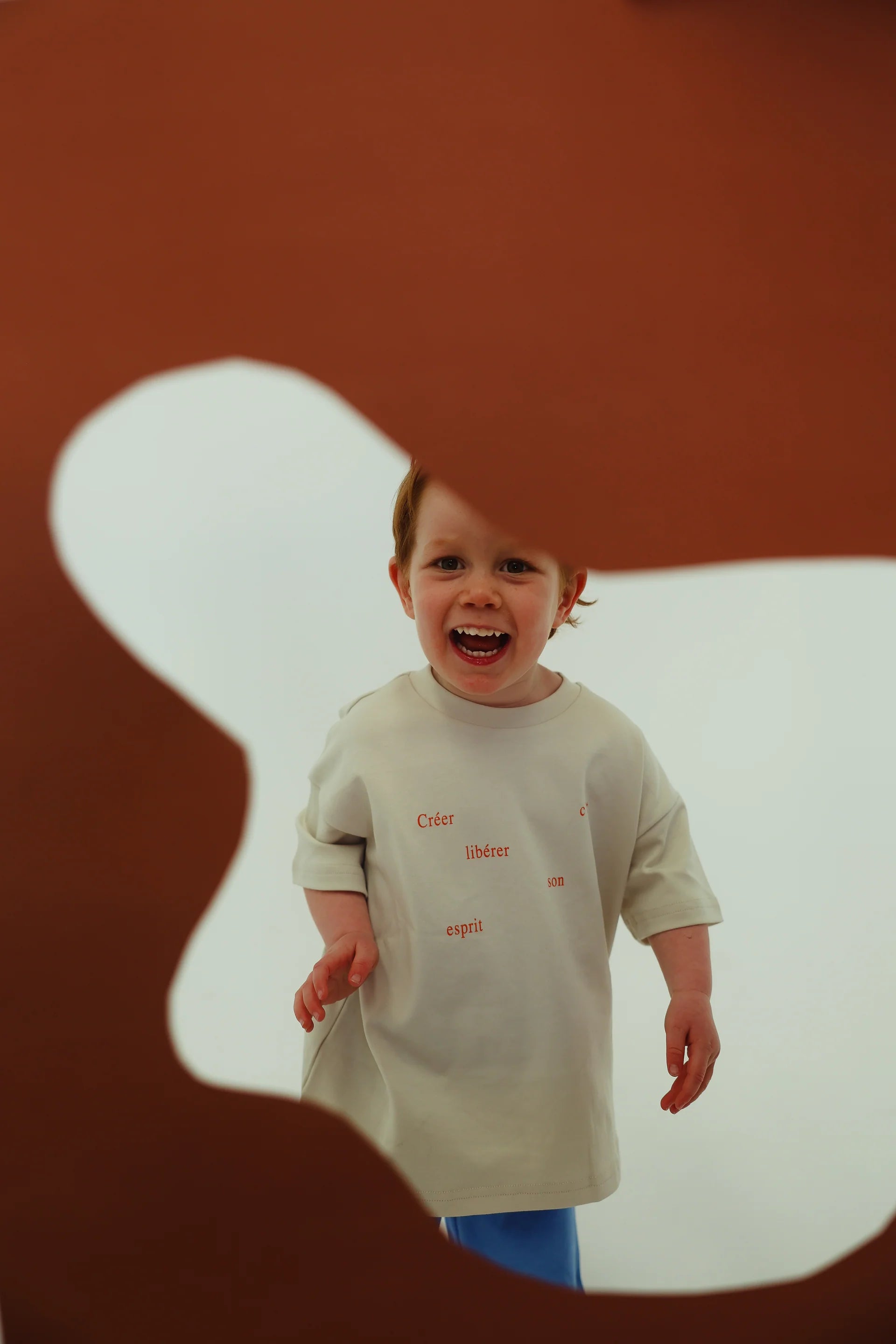 C'EST ORGANIC COTTON TEE CREAM/RED