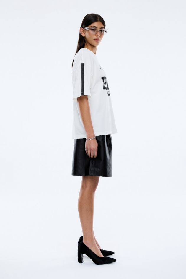RACING PELLY SWOOP TEE
