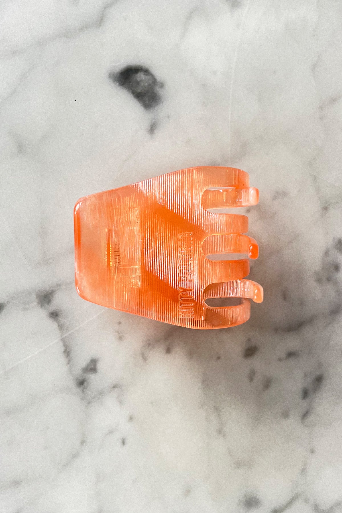 PETITE PEACH - HAIR CLAW