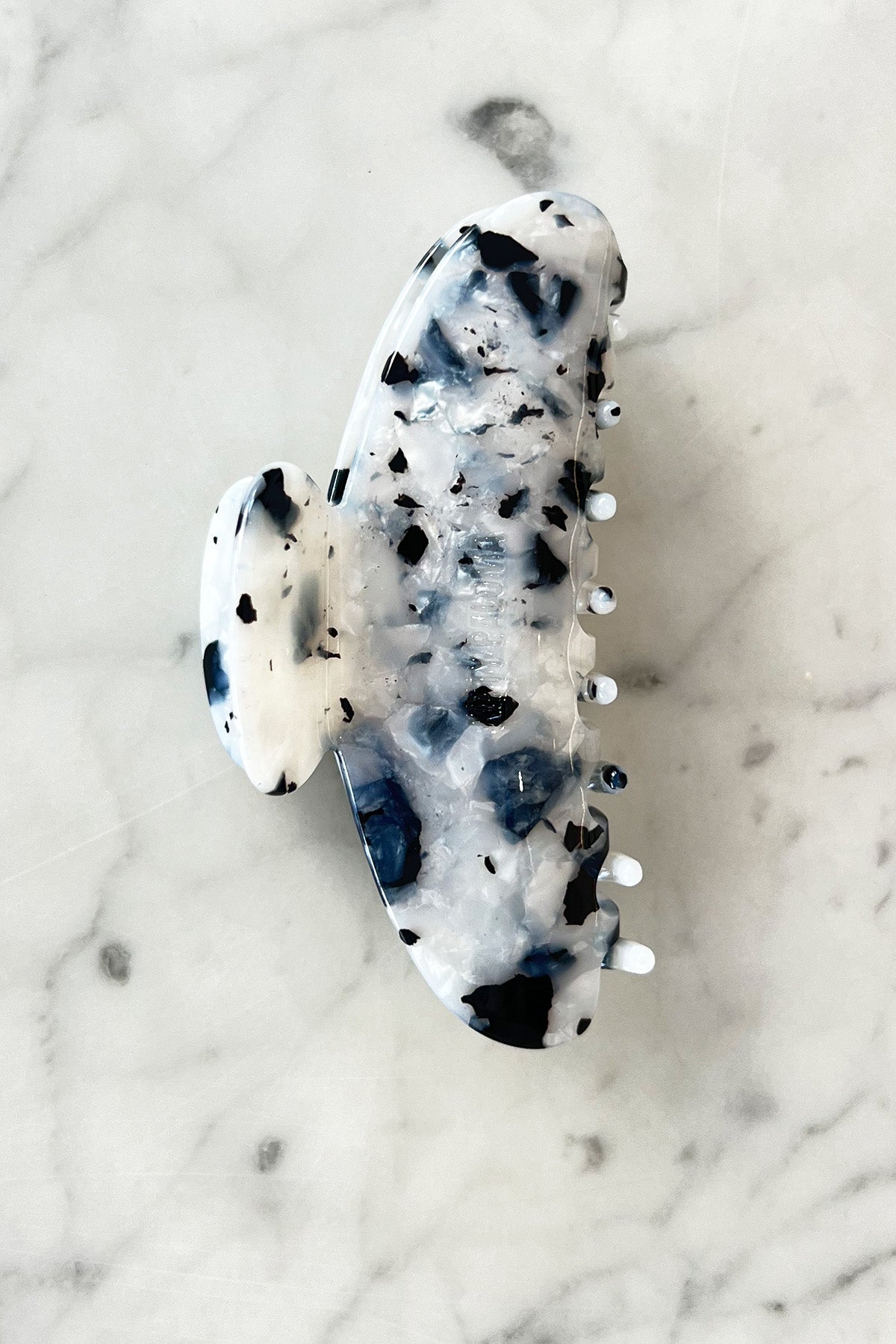 GRANDE COOKIES & CREAM - HAIR CLAW