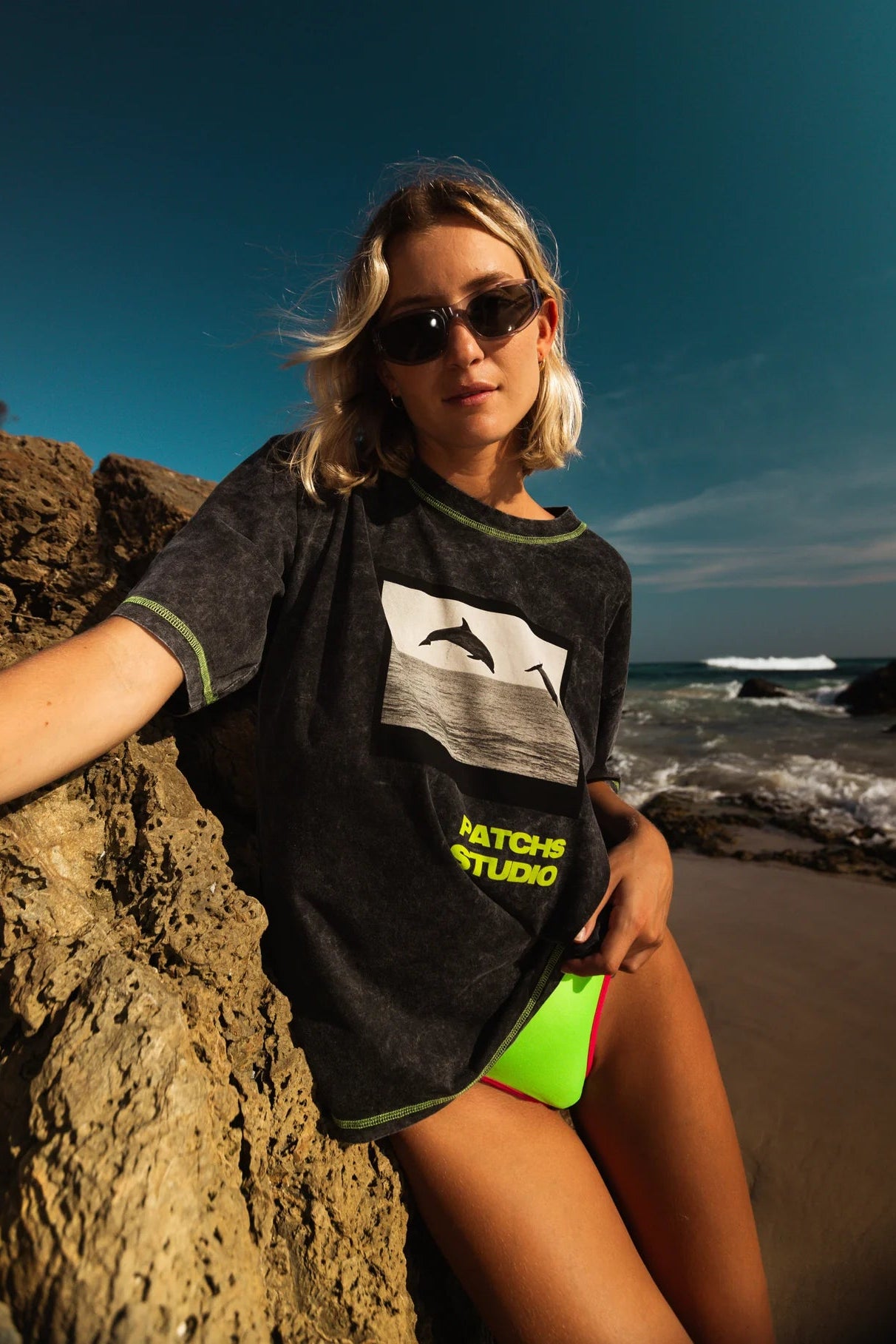 FLURO DOLPHIN TEE