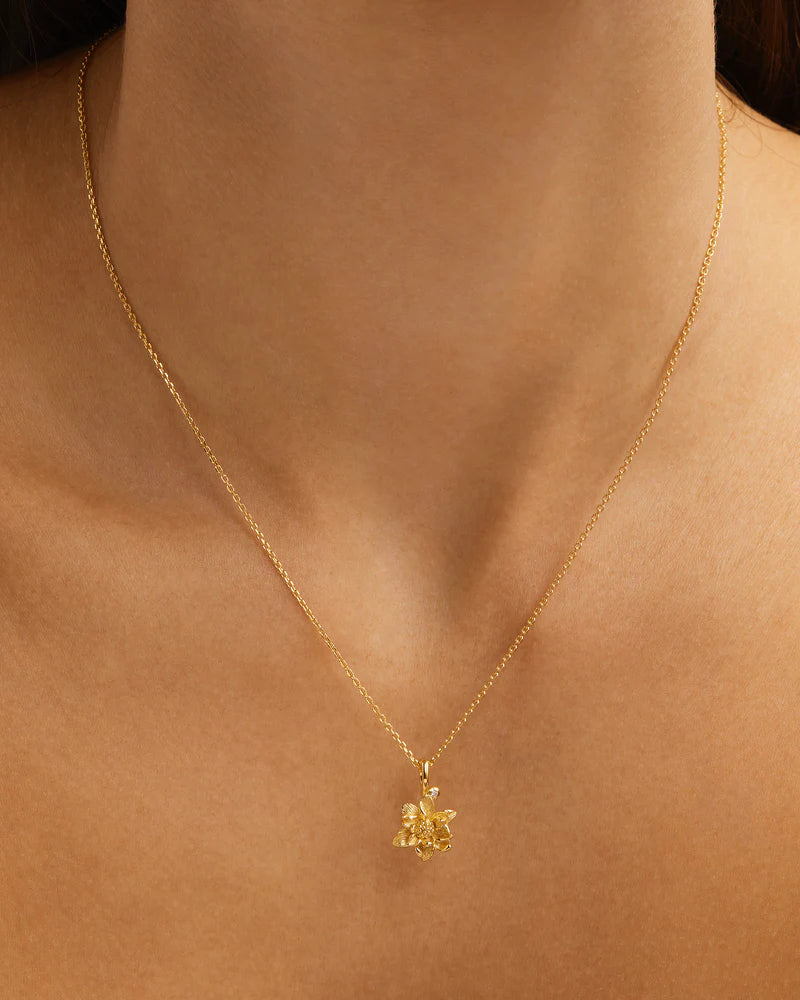 WATER LILY JULY BIRTH FLOWER NECKLACE - 18K GOLD VERMEIL