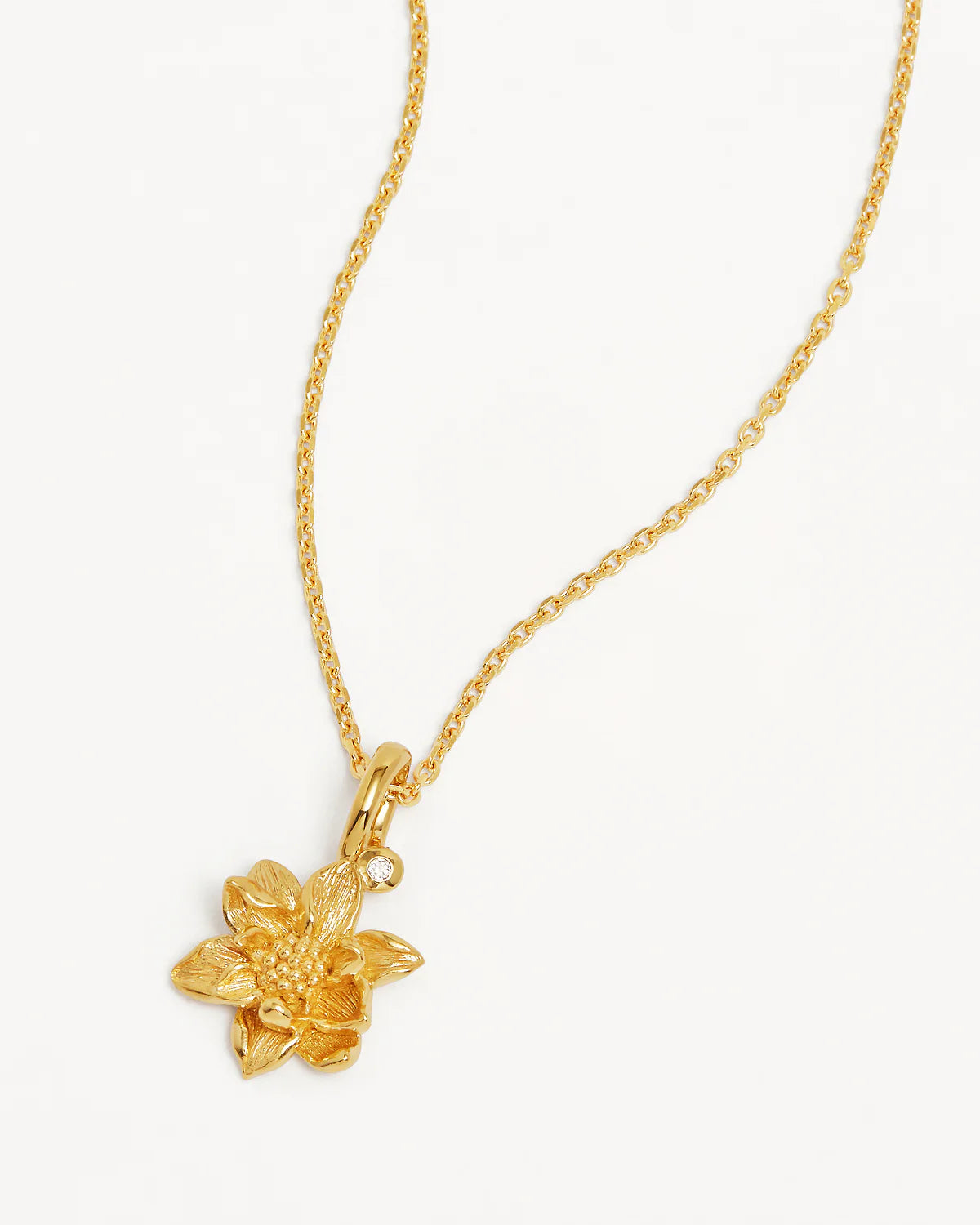 WATER LILY JULY BIRTH FLOWER NECKLACE - 18K GOLD VERMEIL